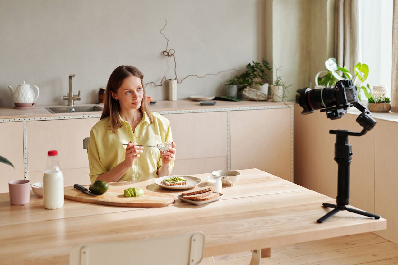 Nativní reklama vs. klasický post: Jak udržet pozornost publika